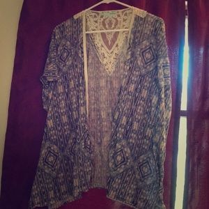Maurices kimono top with lace back